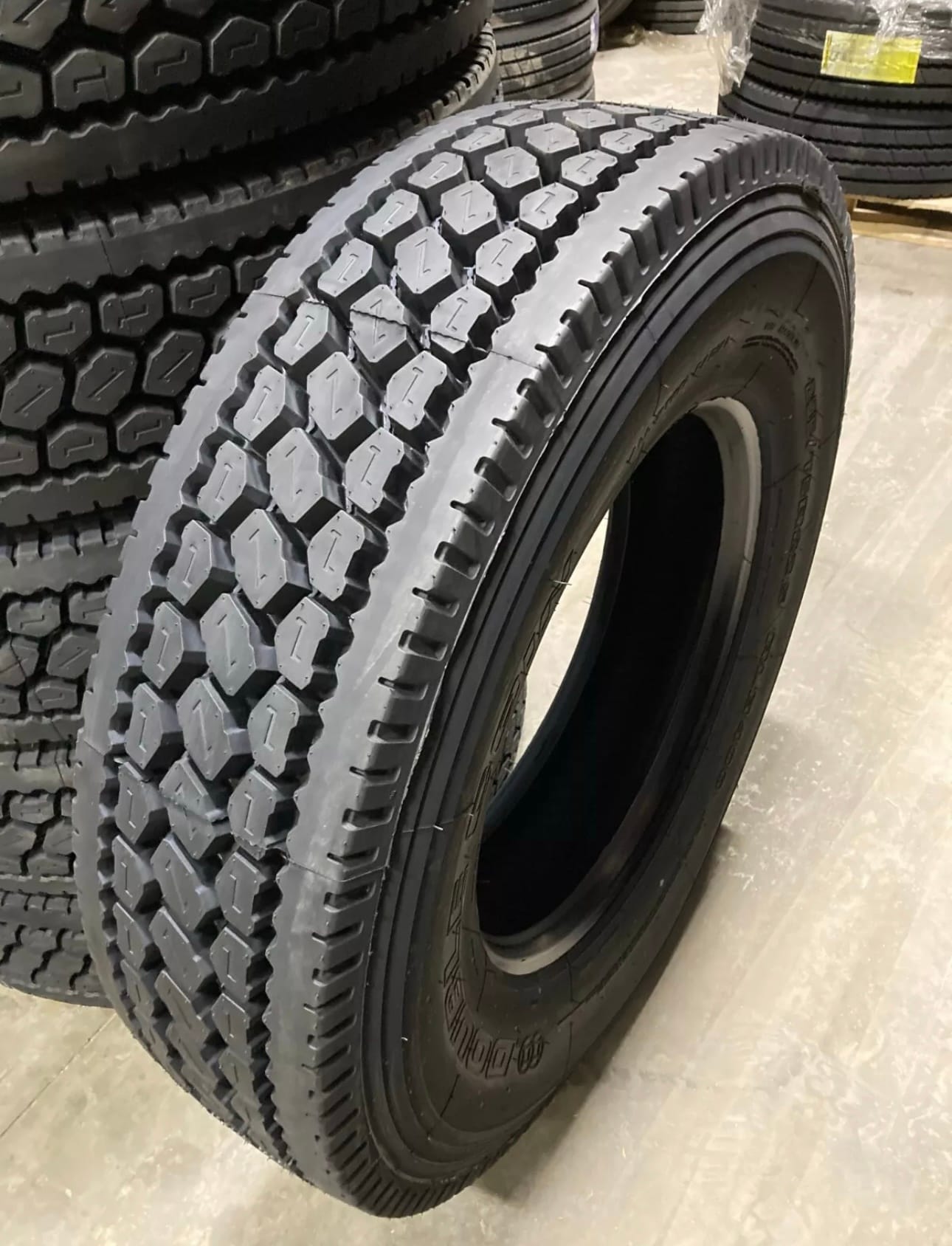 Screenshot Double Coin 295/75R22.5 - Image 1
